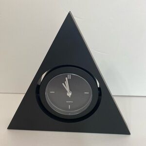 Abstract Art Quartz Clock IOB
